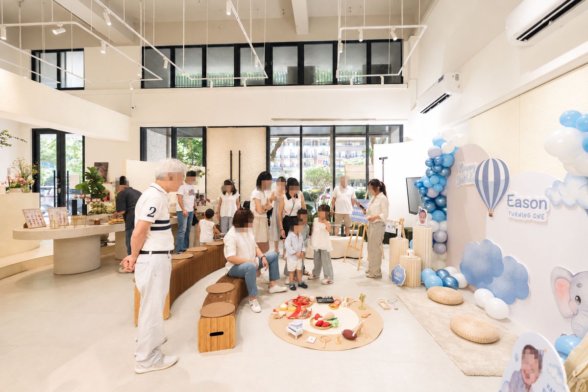 寶寶抓周派對現場：店內佈置、抓周道具與賓客